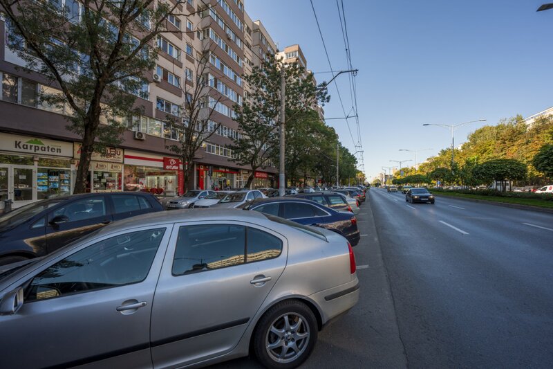 Lujerului, Piata Veteranilor, spatiu comercial, vad comercial, inchiriat.